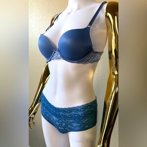 Maidenform bra 34A china blue lace bra and Gilligan O’Malley panties S excellent